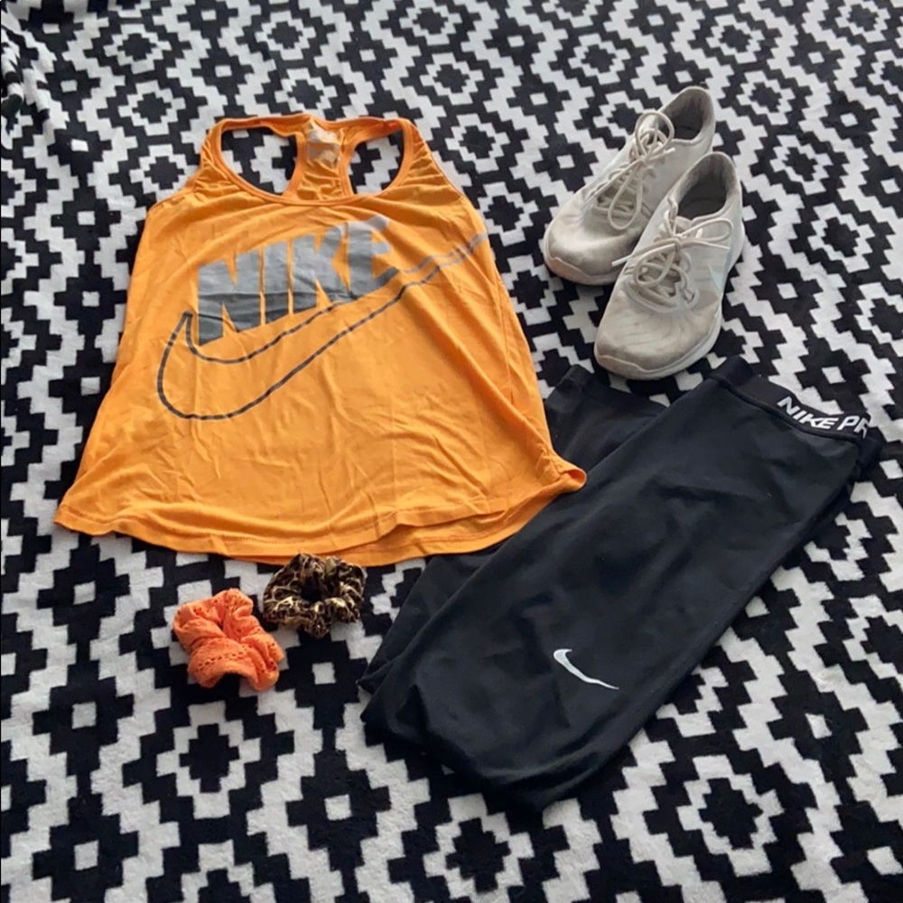 Nike tank top size S